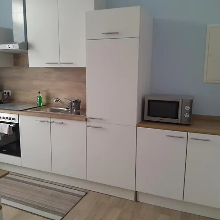 Apartman 1 Zi, Mit Kueche Und Bad Altentreptow